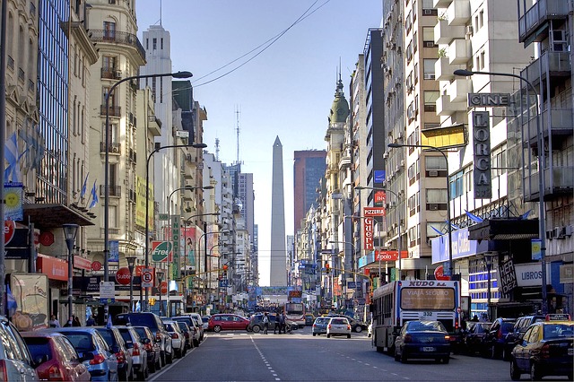 阿根廷结束连续三年经济衰退 进口额增长21.5%