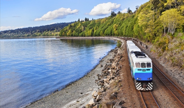 中欧班列跑出“加速度”,搭建起对外贸易的“钢铁桥梁”(图1)