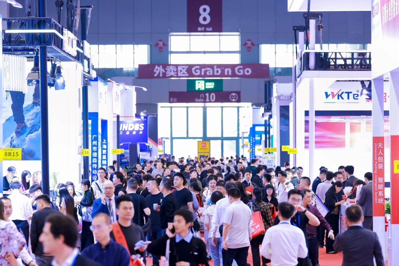 人群1.jpg 人群1.jpg